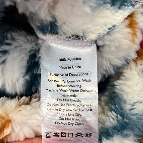 Eddie Bauer Multicolor Patterned Pull-Over - Picture 6 of 11